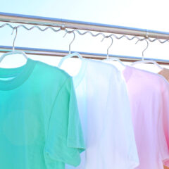Tシャツの襟汚れが気になる！頑固な黄ばみの落とし方を紹介します