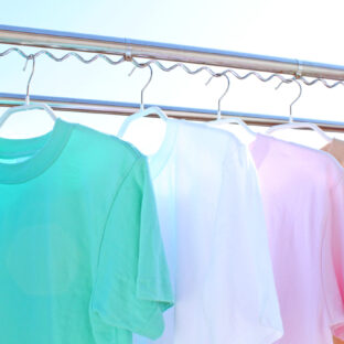 Tシャツの襟汚れが気になる！頑固な黄ばみの落とし方を紹介します