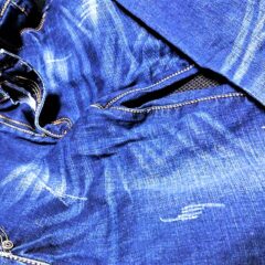 ダメージデニムの寿命は？長持ちさせるコツも紹介します